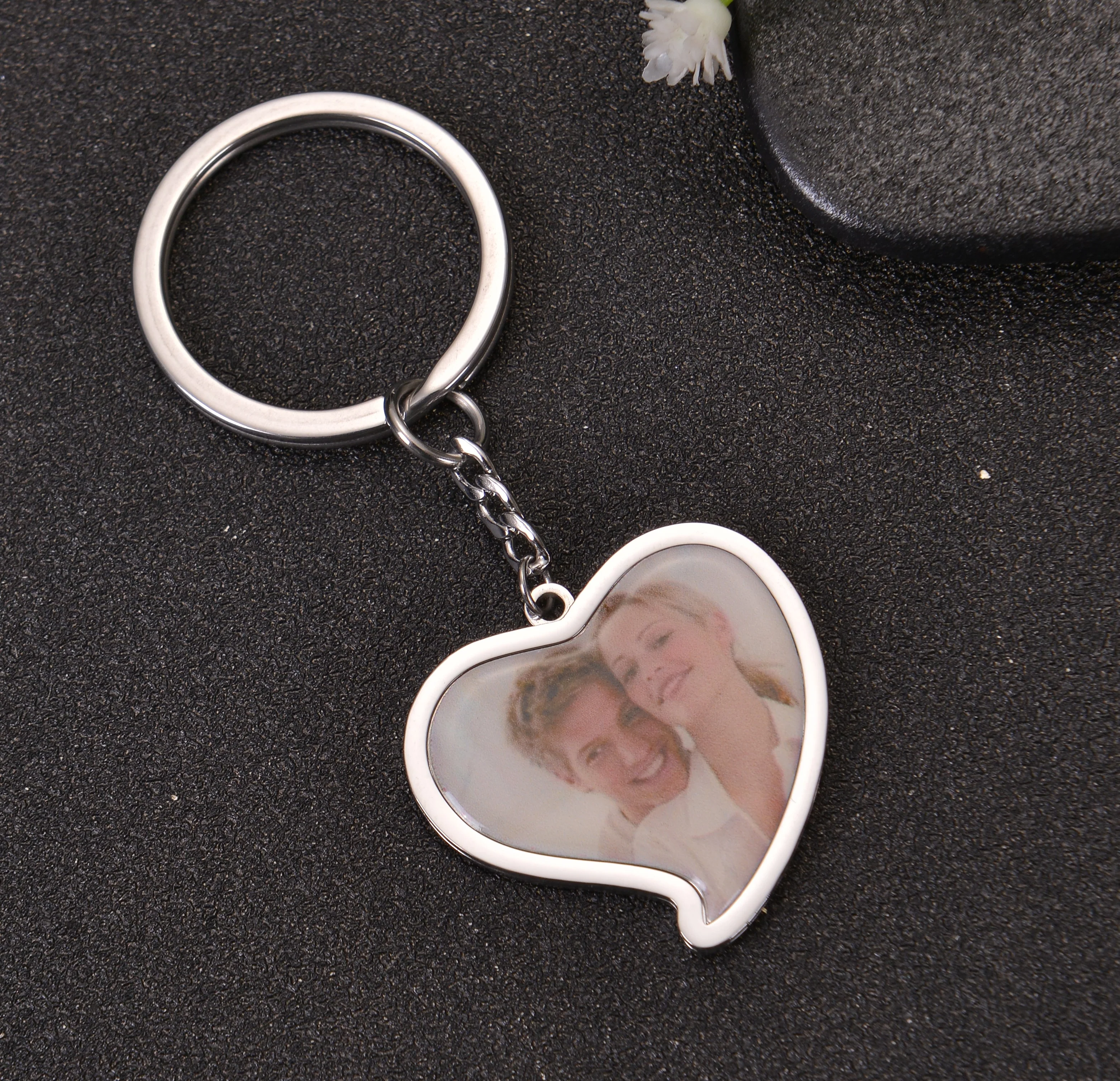 Heart-shaped Colorful Photo Keychain - Image 6