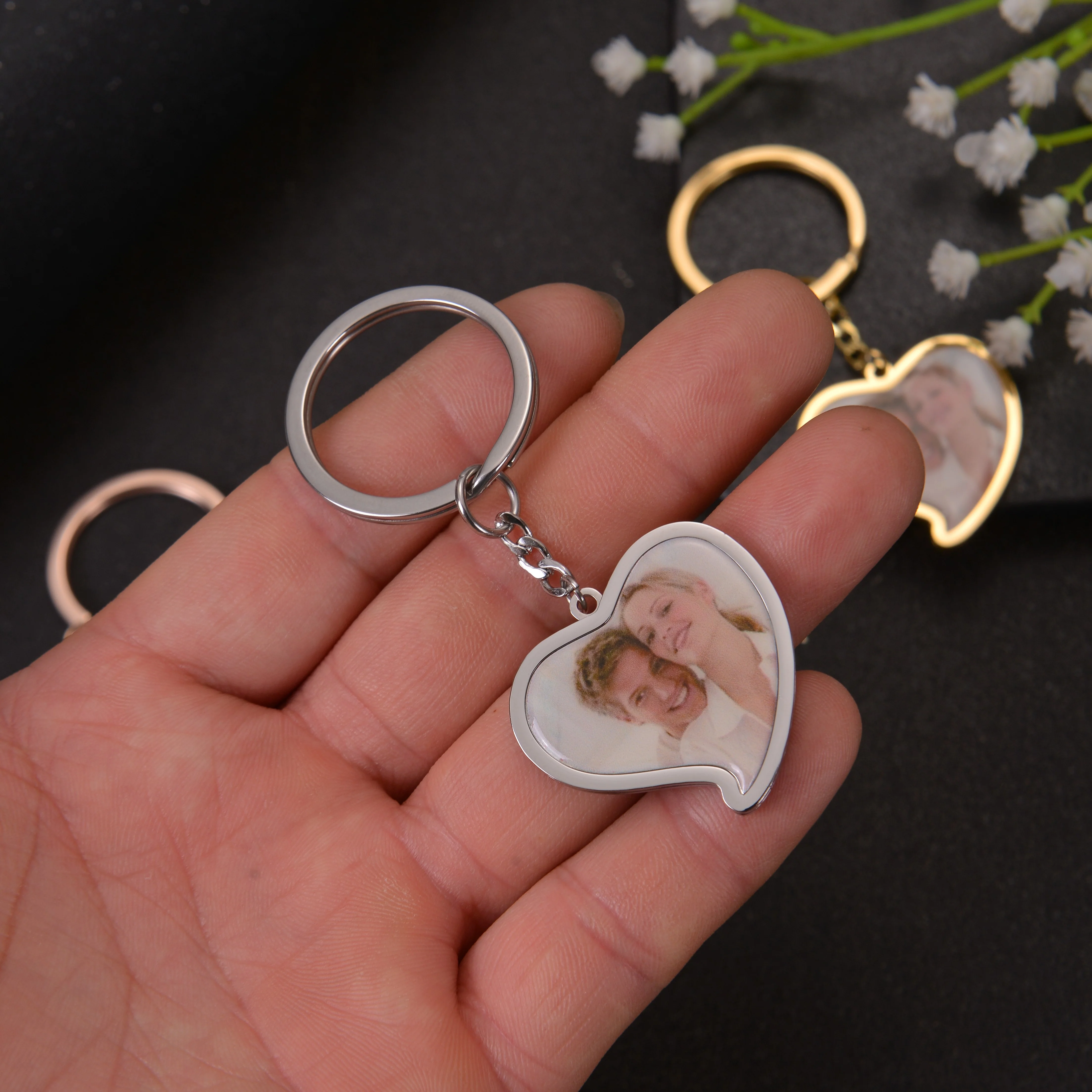 Heart-shaped Colorful Photo Keychain - Image 9