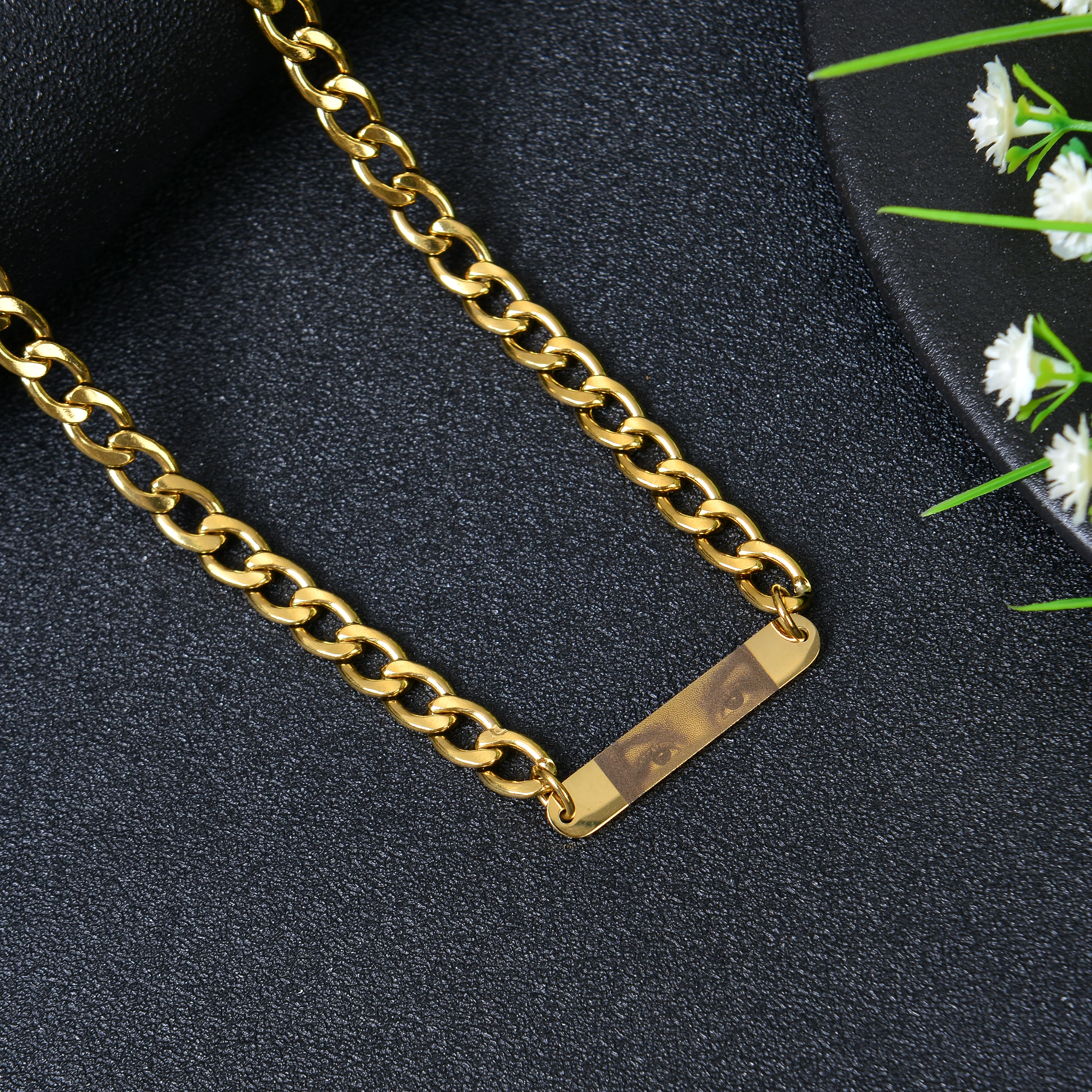 Personalized Eye Engraved Bar Chain Necklace - Image 3