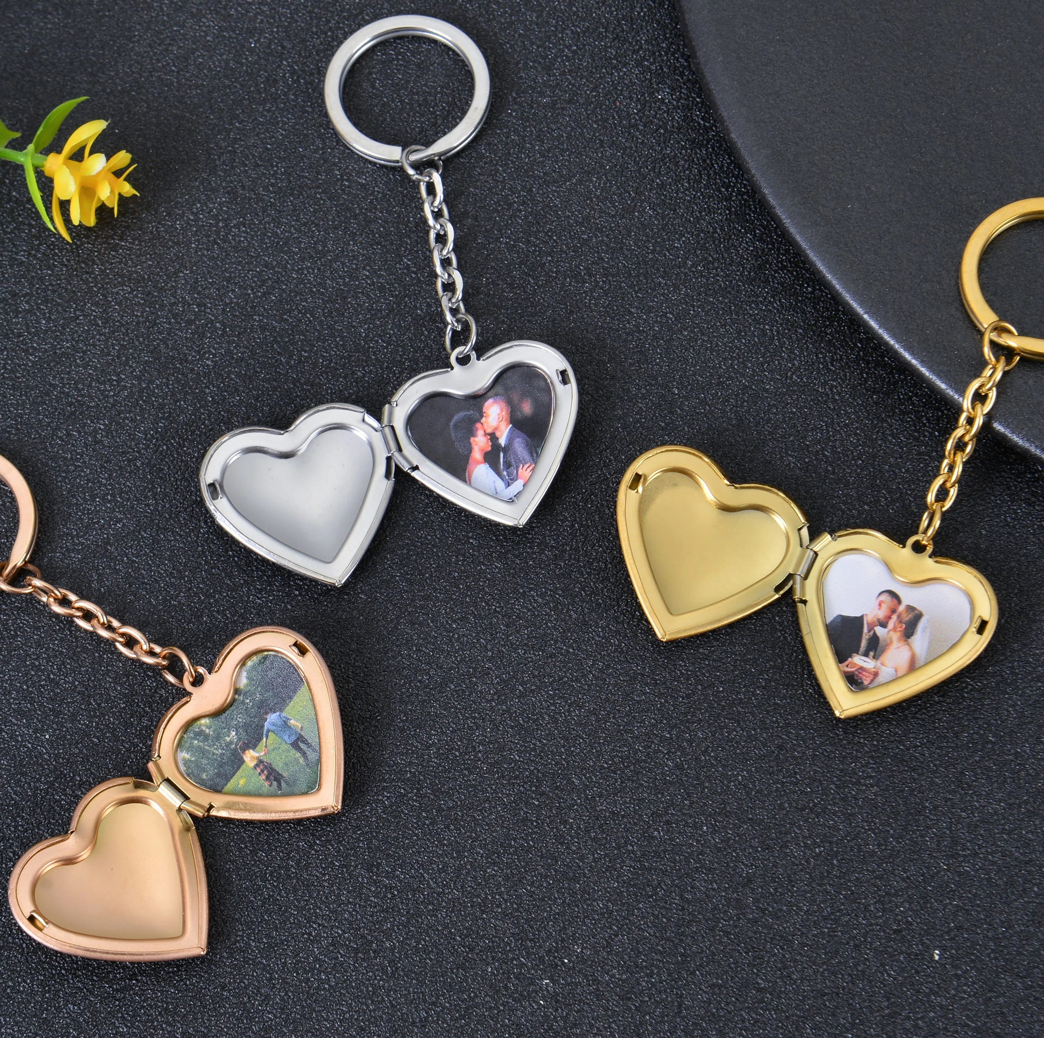 Personalized Foldable Frame Photo Keychain Heart - Image 5