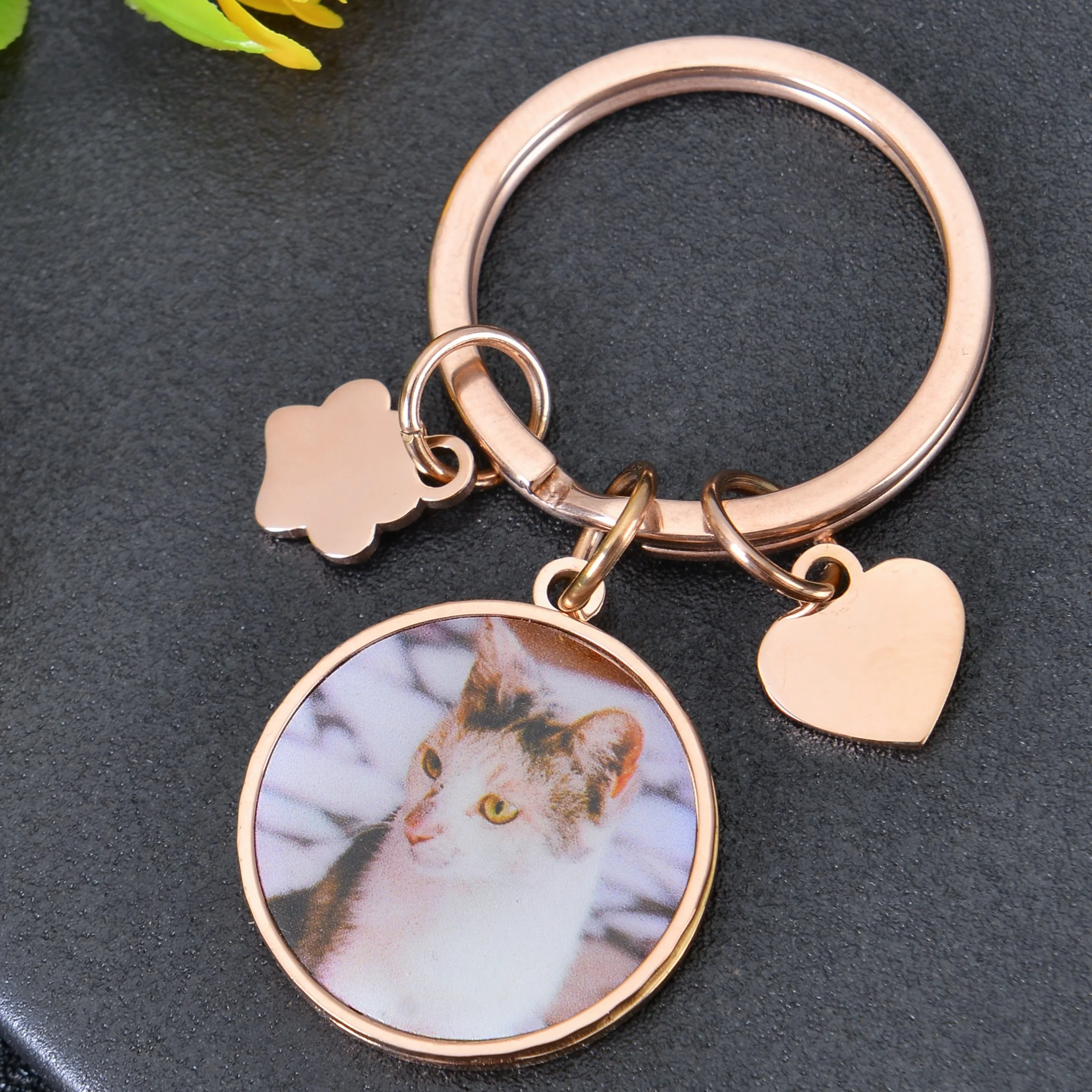Personalized Round Pendant Colorful Pet Photo Keychain - Image 3