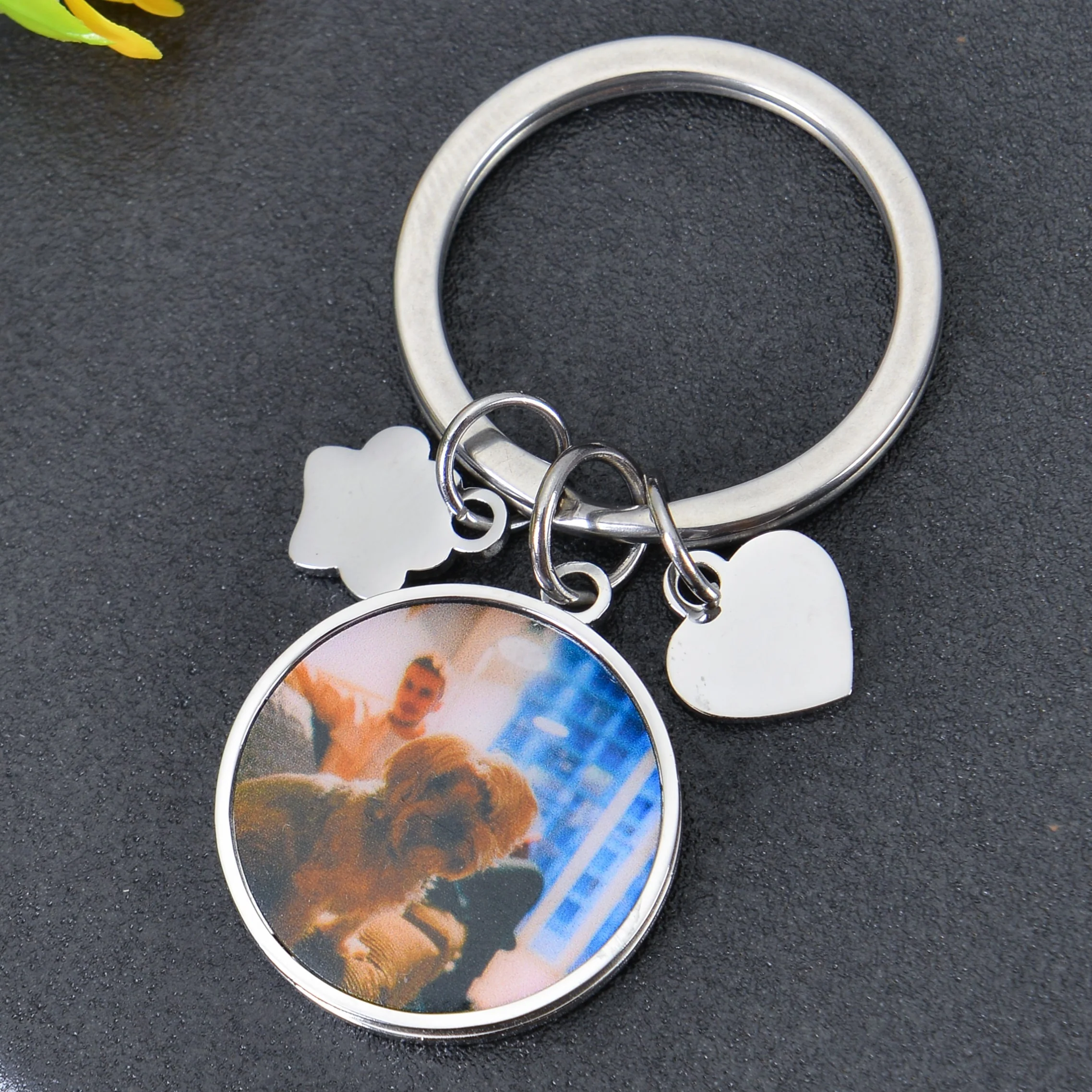 Personalized Round Pendant Colorful Pet Photo Keychain - Image 4