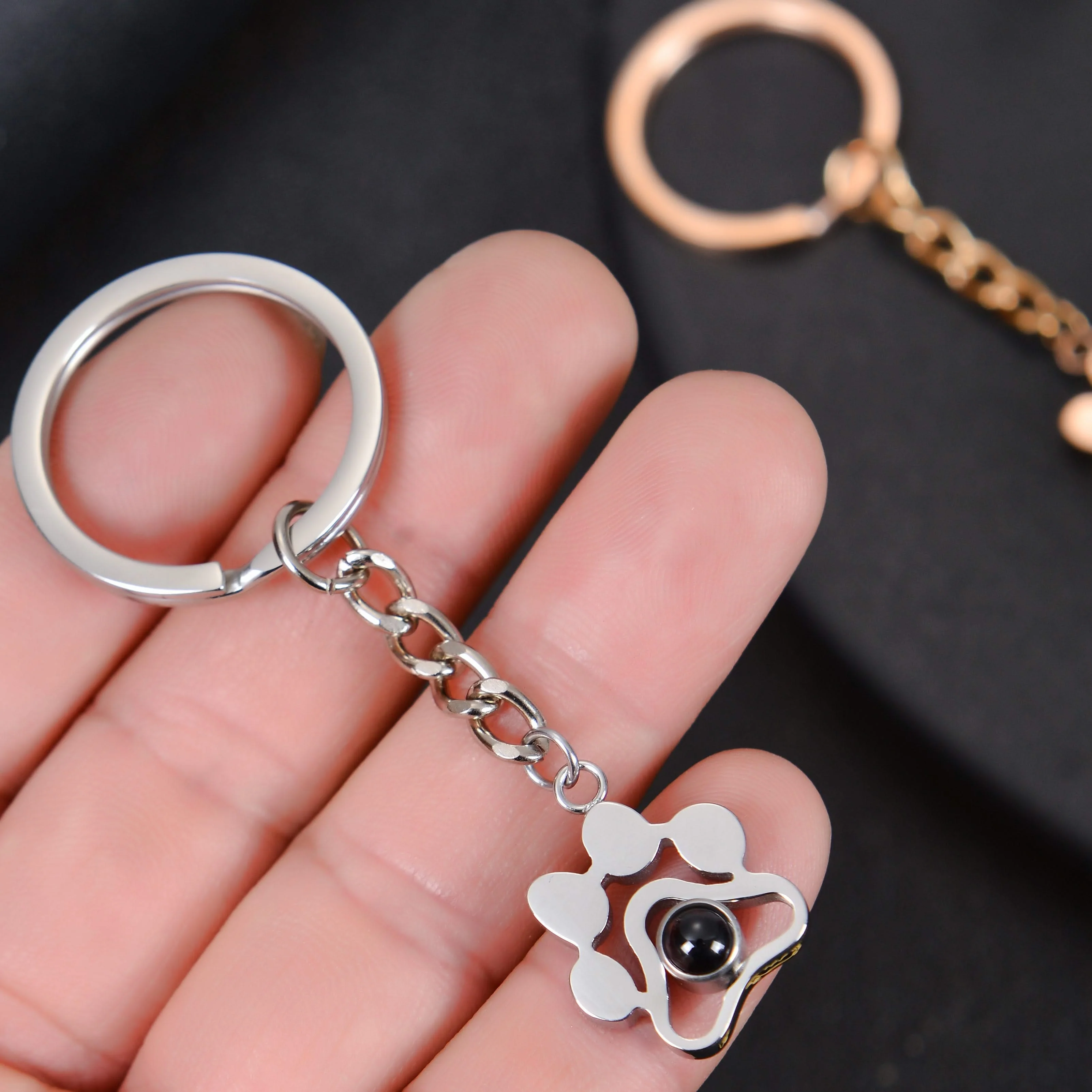 Pet Paw Photo Projection Keychain - Image 6